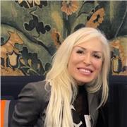 30 ans d'expérience , Diplôme Supérieur National d'Expression Plastique. Je m'adapte aux besoins et à la sensibilité de l'autre